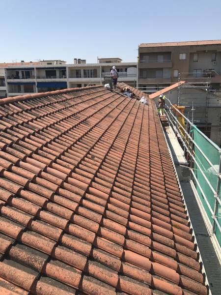 Réfection d'une toiture pour une école à Toulon