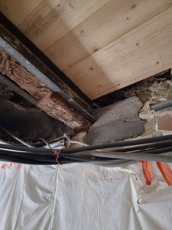 Entreprise pour le renforcement de plancher d'un immeuble situé à Toulon